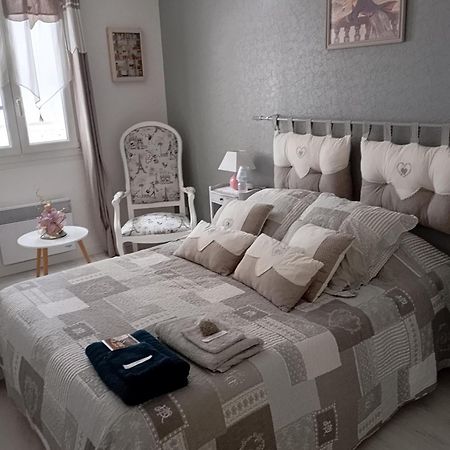 La Maison Rose 2 Chambres Avec Lit Pour 2 Personnes Et 2 Salles De Bains Νεβέρ Εξωτερικό φωτογραφία